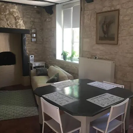 Logement Chateau De Villeneuve Apartment *